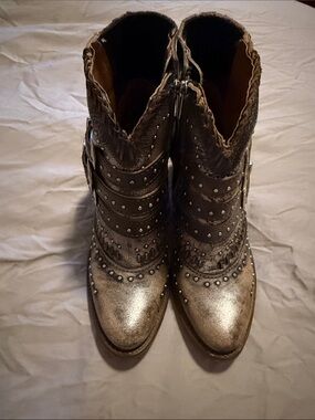 Freebird by Steven Savana Ankle Boots Size 8 in the color Pewter.